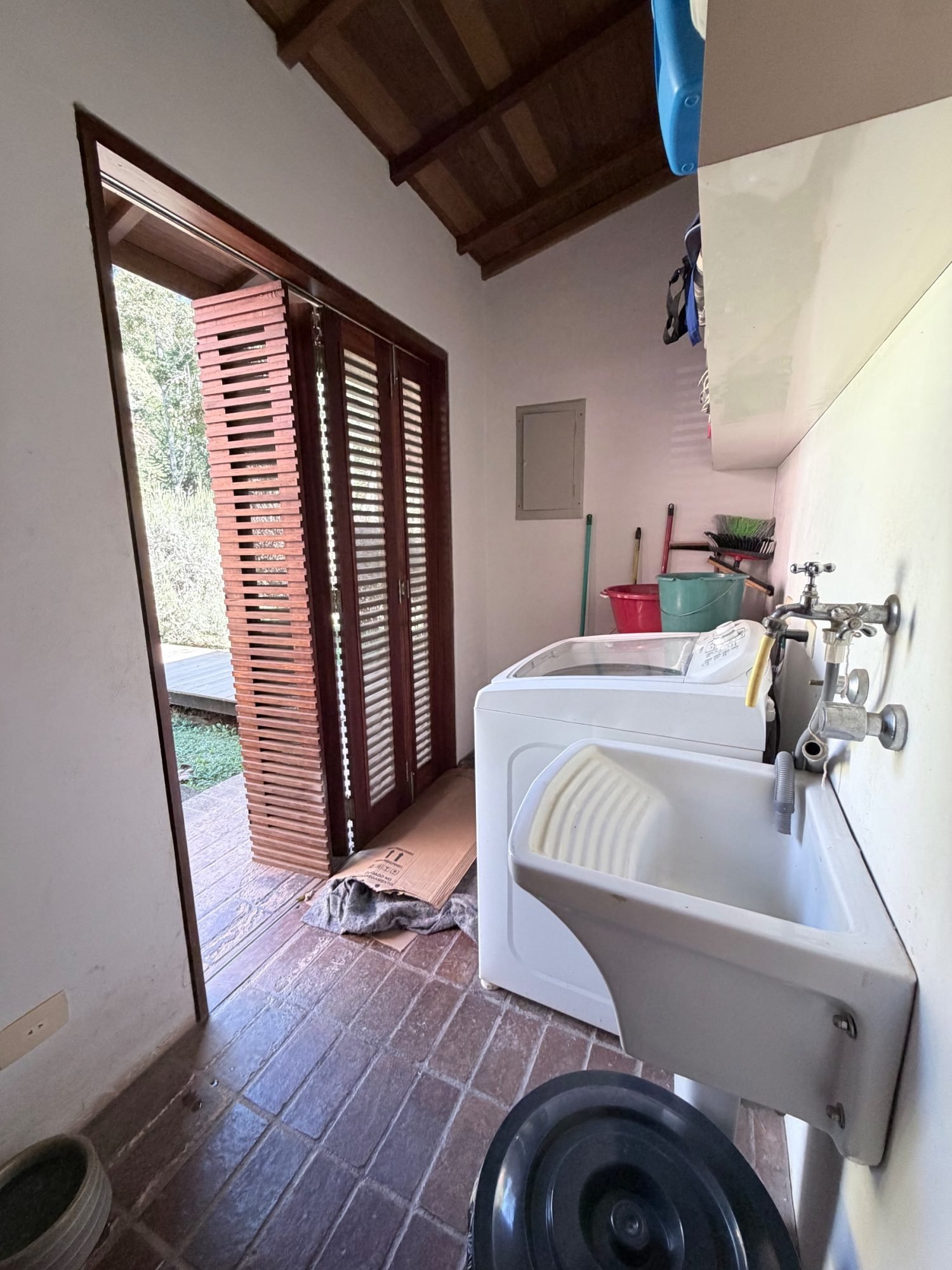 Sítio de 34.600 m² com casa de 2 suítes, chalés e ribeirão — Gonçalves — foto 13