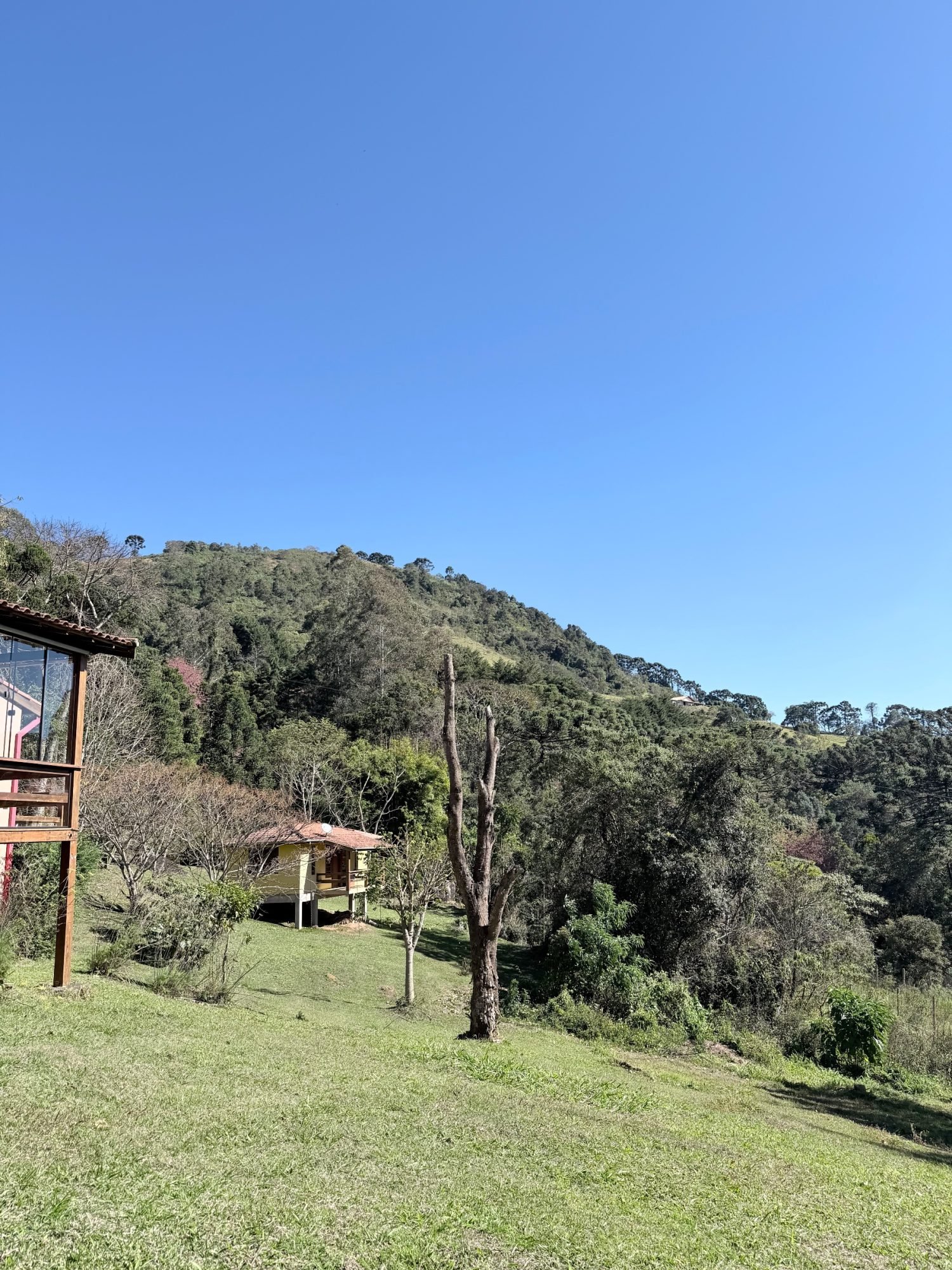 Sítio de 34.600 m² com casa de 2 suítes, chalés e ribeirão — Gonçalves — foto 6