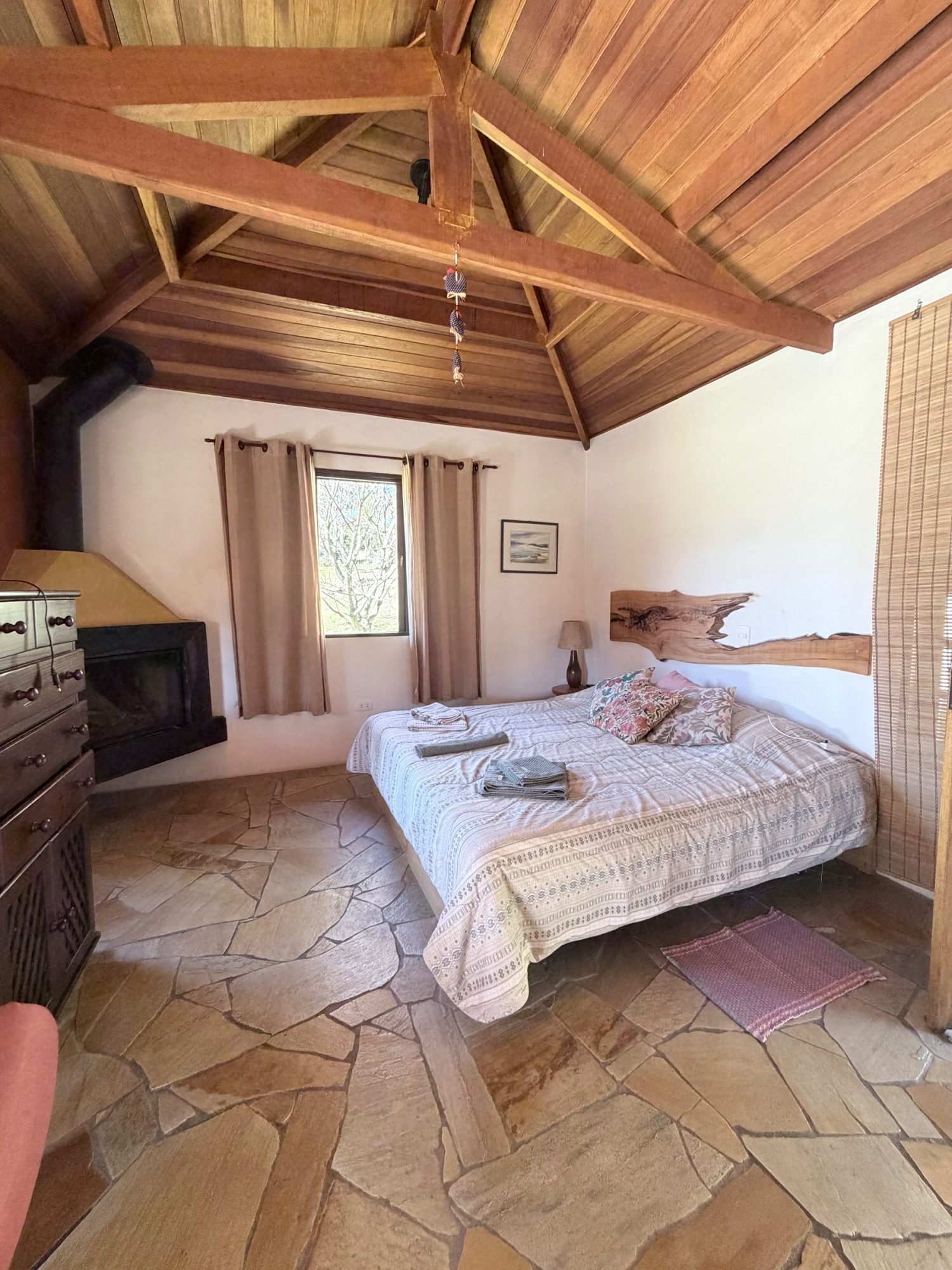Sítio de 34.600 m² com casa de 2 suítes, chalés e ribeirão — Gonçalves — foto 17